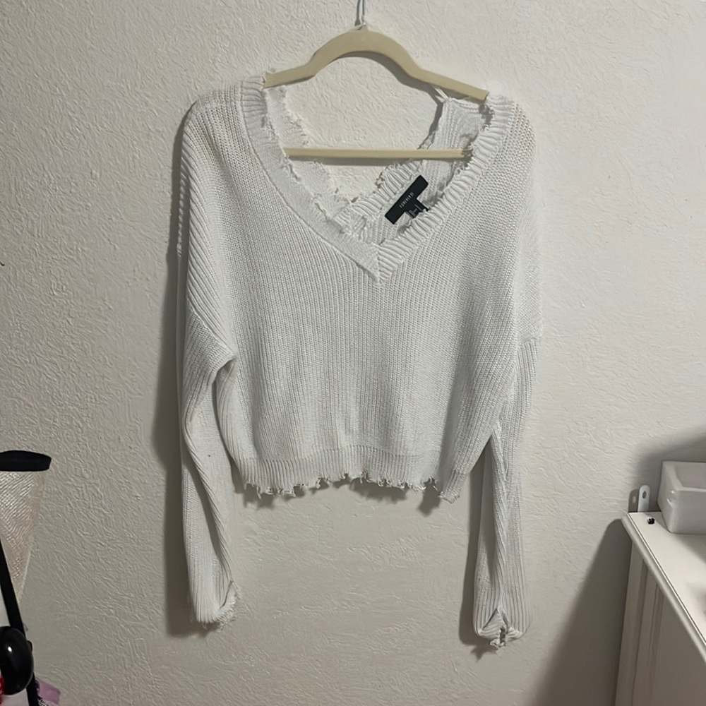 Forever 21 white cropped V-neck!!
